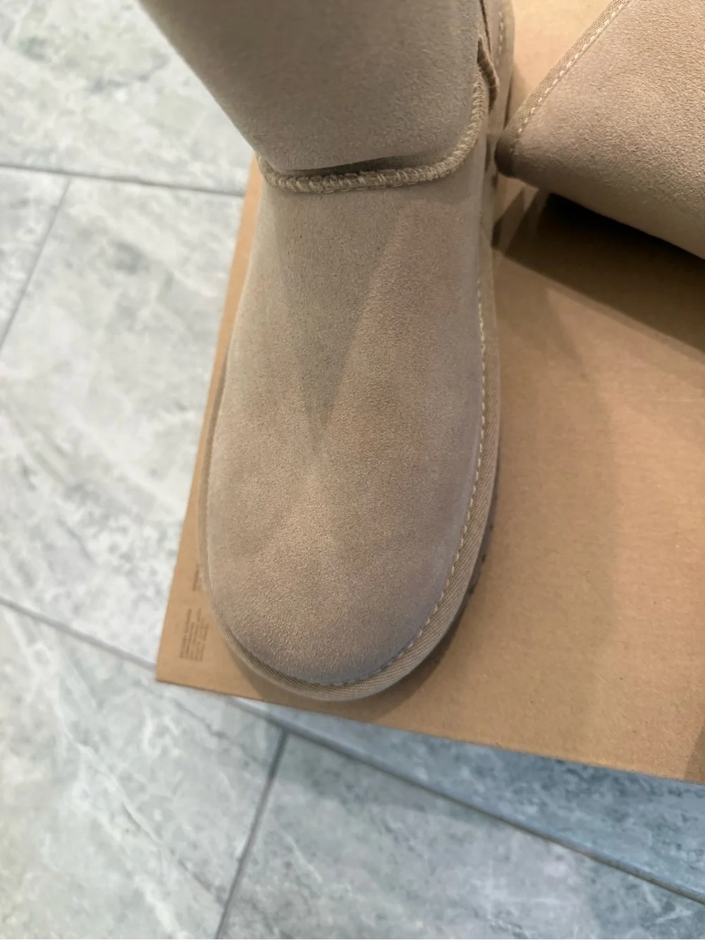 New womens Sz 9 Koolaburra Suede Shearling Boots